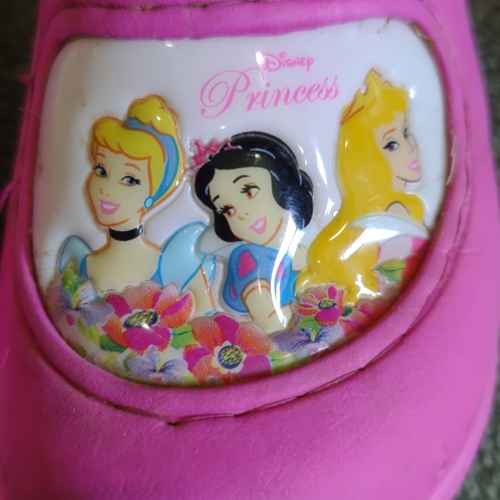 Shoes - Picture 4 of 4